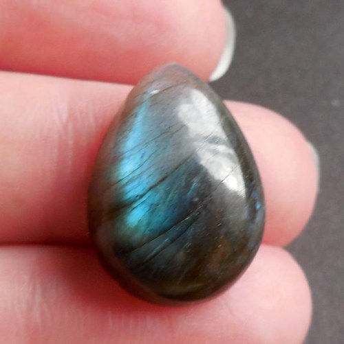 Labradorit - kabošon (21 x 15 x 7 mm) — foto 3