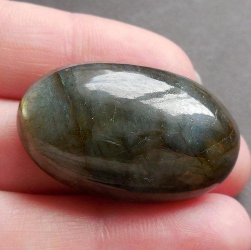 Labradorit - kabošon (35 x 22 x 10 mm) — foto 4