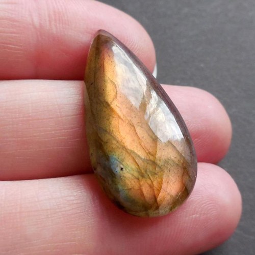 Labradorit - kabošon (31 x 15 x 7 mm) — foto 2