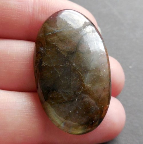 Labradorit - kabošon (37 x 22 x 6 mm) — foto 3