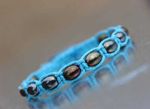 Pro Helenku na přání.. Náramek macramé — foto 3