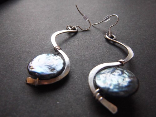 Pendientes de perlas negras en acero inoxidable — foto 2