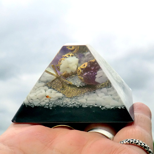 Orgonit OBJ* velká Pyramid s Lotosy — foto 5