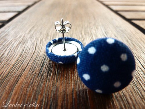 BUTTONKOVÉ NÁUŠNICE - hravé puntíky — foto 2