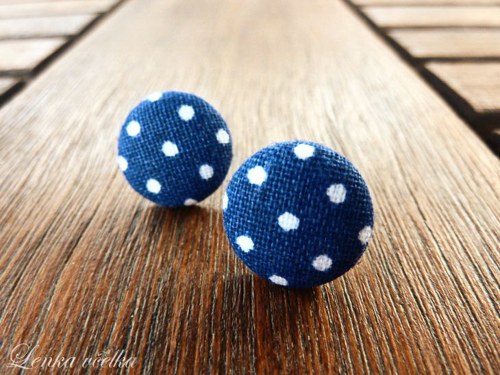 BUTTONKOVÉ NÁUŠNICE - hravé puntíky — foto 3