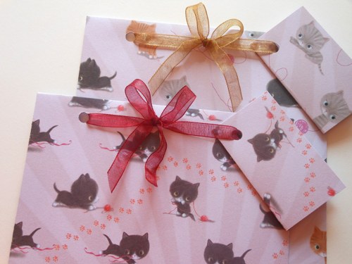 Černá koťátka s klubíčky - obal na CD 13x14 cm — foto 2