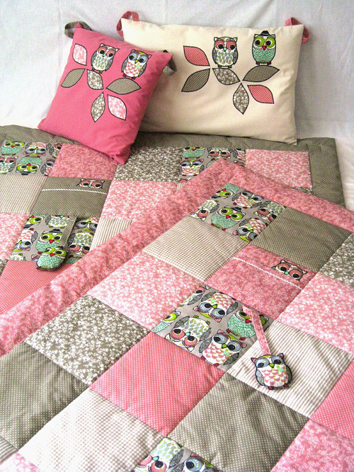 PATCHWORK dětská deka s kapsou + hračkou sovičky — foto 4
