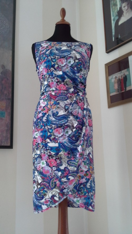 Brightly Colored Dress — foto 5
