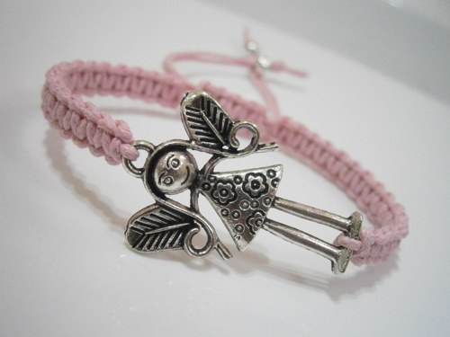 Náramek s andílkem (macramé) — foto 3