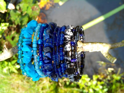 S tyrkenitem, lapis lazuli a obsidiánem — foto 3