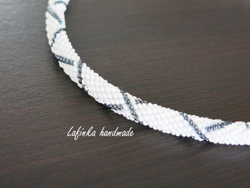 Károvaný náhrdelník — foto 2