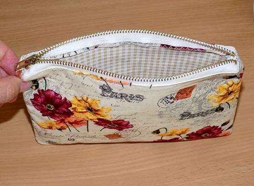 Kosmetická taštička ve vintage stylu — foto 3