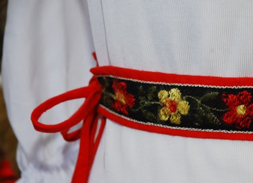 Látkový pásek s kvítky — foto 2