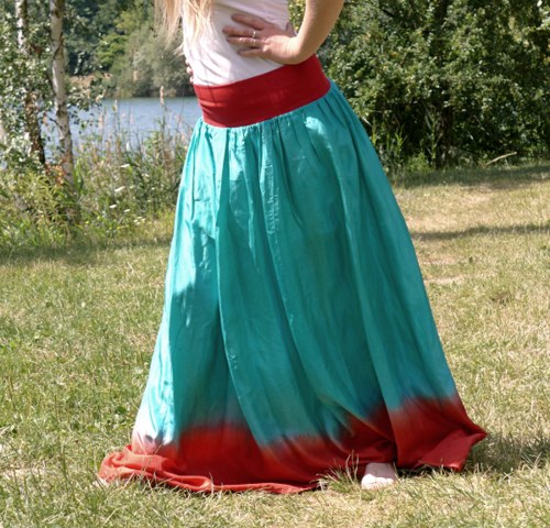 Prošla se jahodami..hedvábná sukně SLEVA!! — foto 3