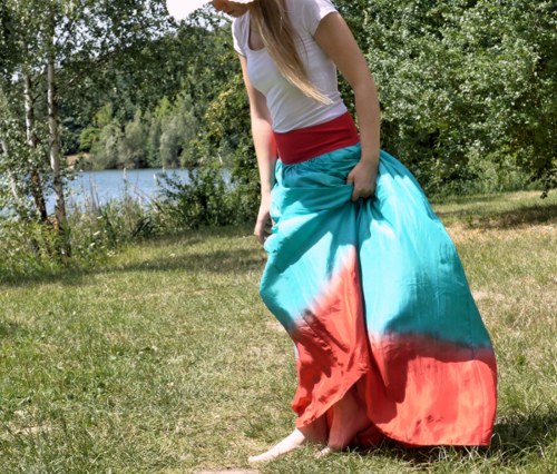 Prošla se jahodami..hedvábná sukně SLEVA!! — foto 6