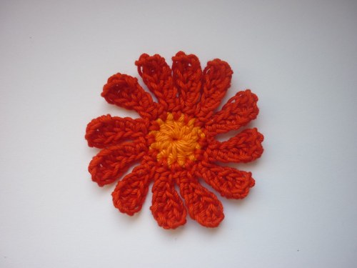 Háčkovaná gerbera malá - aplikace — foto 2