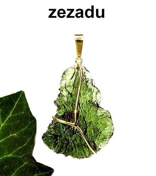 ZLATÝ přívěsek VLTAVÍN + granátek — foto 3