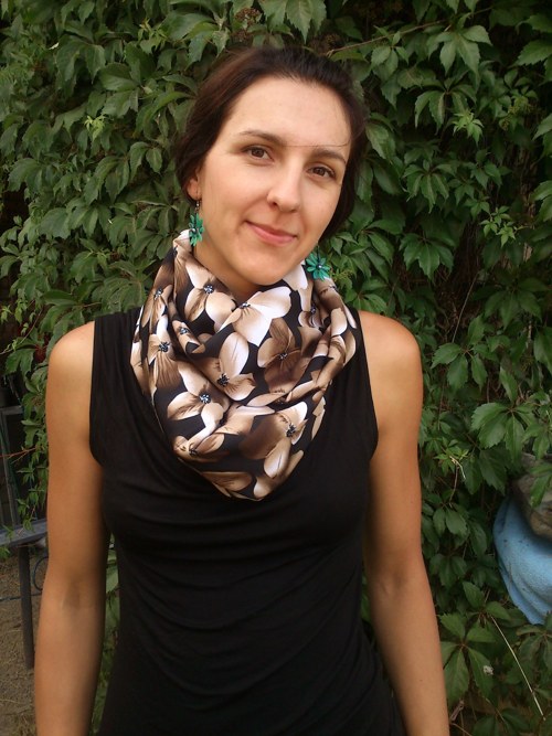 Elegantní šátek - béžovohnědá hortenzie — foto 3