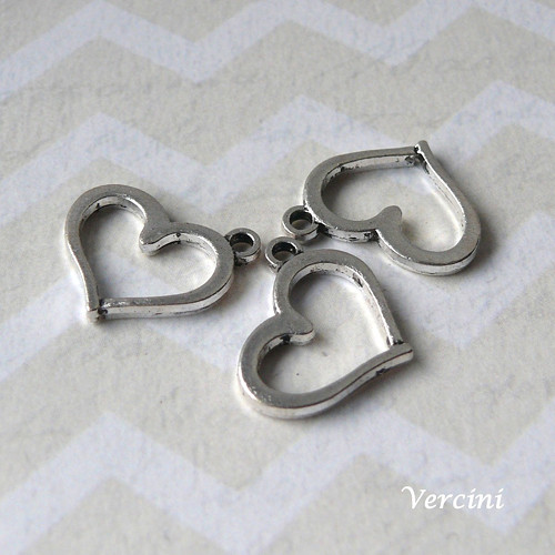 Srdíčka 12x15mm platina 3ks — foto 2