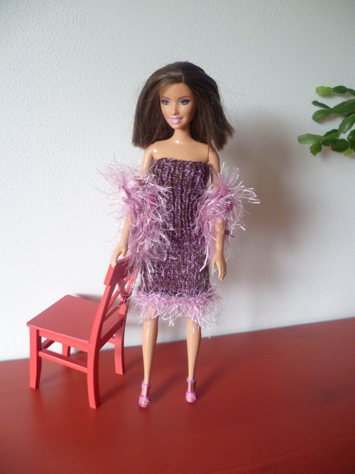 Šaty s boa pro barbie — foto 2