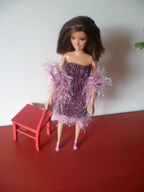 Šaty s boa pro barbie — foto 3