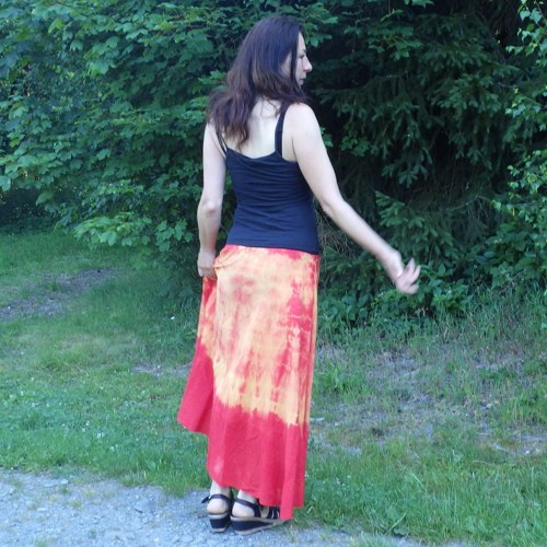 Dlouhá sukně batikovaná — foto 4
