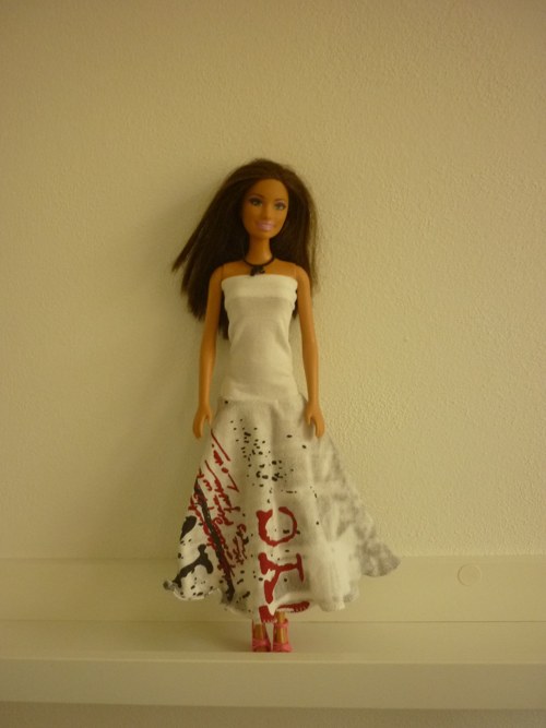 Šaty na panenku Barbie — foto 2