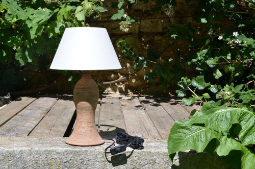 STOLNÍ LAMPA (hnědá, režná) — foto 3