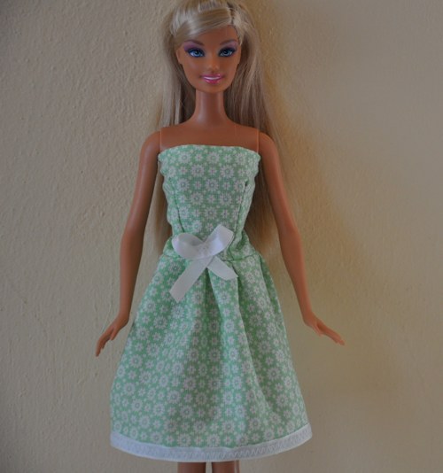 Barbie šatičky zelené s kvítky 91 — foto 2