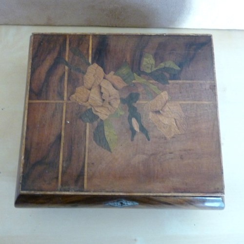 Šperkovnice s intarzií - růže — foto 2