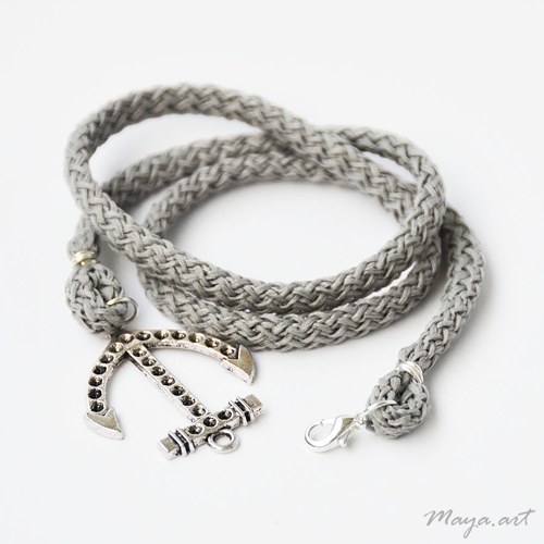 Šedý náramek "SIMPLE BRACELET" s kotvou — foto 2