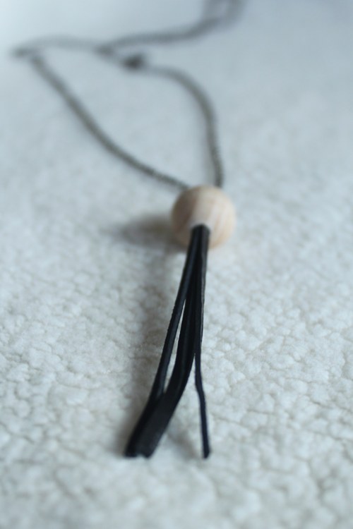 Náhrdelník - dřevo - kůže black — foto 2