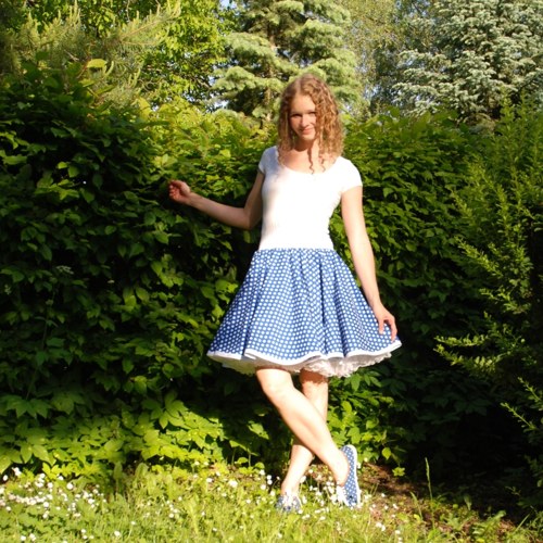 Modrá puntíkovaná sukně — foto 3