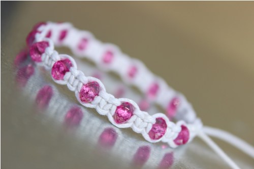 Něžnost sama.. Náramek makramé/shamballa — foto 2