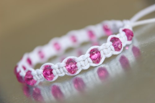 Něžnost sama.. Náramek makramé/shamballa — foto 3