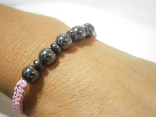 Náramek s Hematitem - růžový (macramé) — foto 6