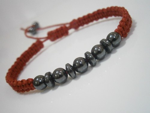 Náramek s Hematitem - červený (macramé) — foto 2
