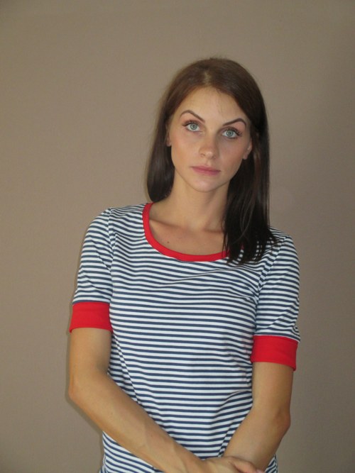 Dámské triko - modrobílý proužek s červenou — foto 2