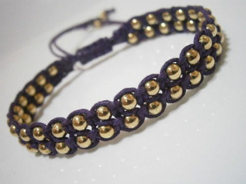 "Elegance" - náramek fialovozlatý (macramé) — foto 3