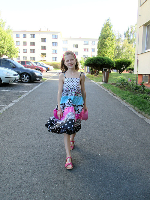 ŠATY - NA NÁVŠTĚVĚ ČÍNY — foto 3