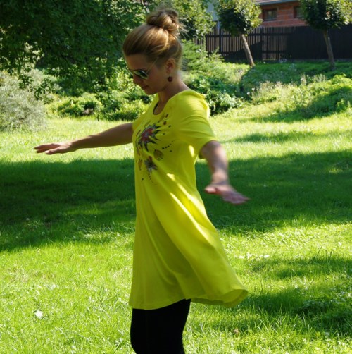 Malované letní šatky limetkové — foto 2