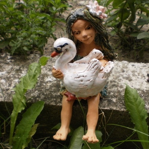 Vodnice Julinka s labutí-cca19cm — foto 2