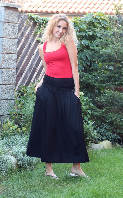 Černá pohodlná dlouhá sukně — foto 4