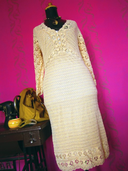 Šaty cream háčkované — foto 3