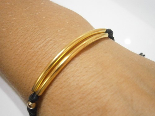 "Elegance" - náramek černo/zlatý (macramé) — foto 5