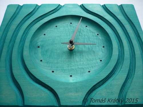 Vyřezávané hodiny tyrkysové — foto 2