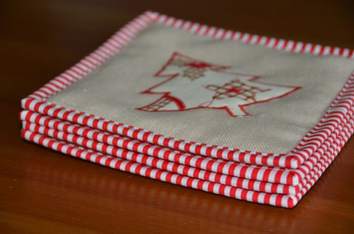 Červenobílý stromek (pod hrníčky) — foto 5