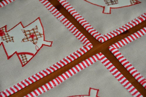 Červenobílý stromek (pod hrníčky) — foto 6