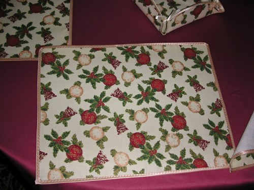 Vánoční prostírámí s košíčkem — foto 3