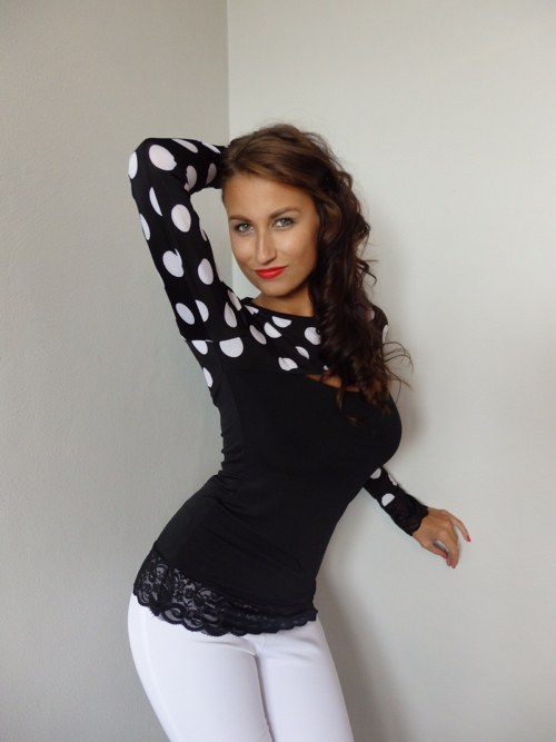 Halenka nejen pro mužské oči. — foto 2